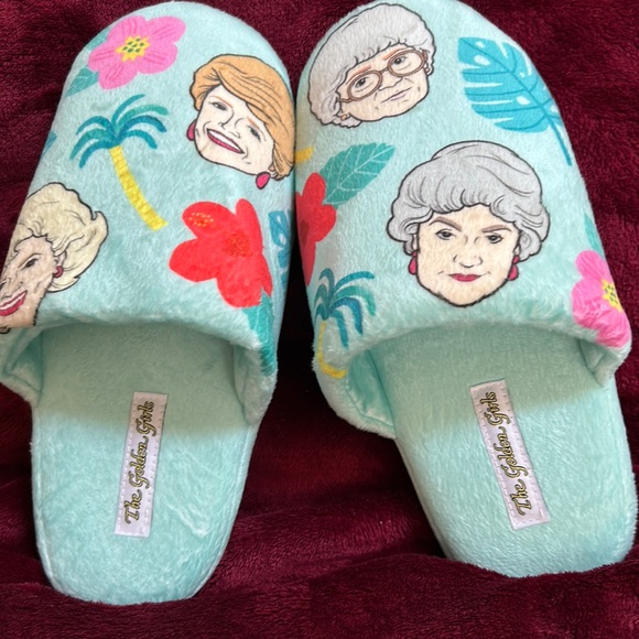 Hallmark house slippers clearance